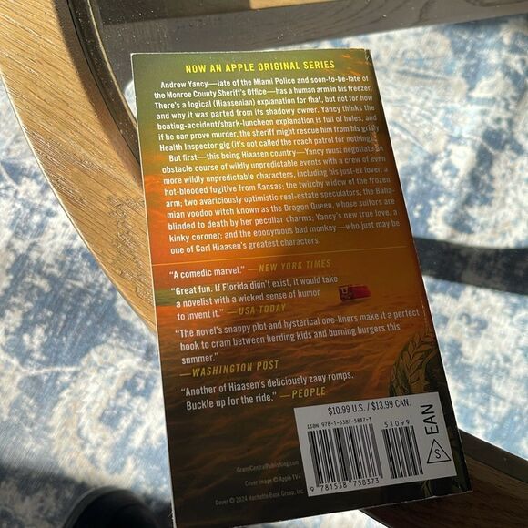 Bad Monkey a book by Carl Hiaason - Picture 3 of 7